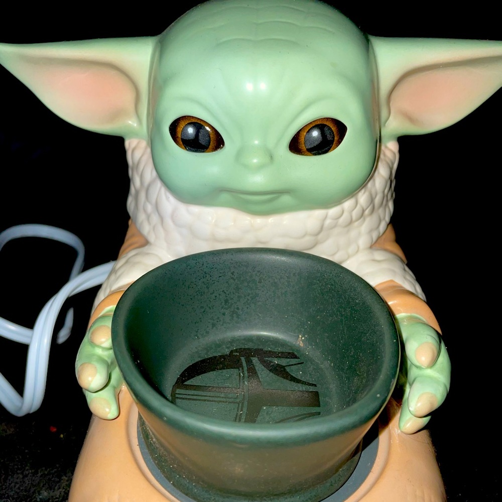 Scentsy Baby Yoda warmer